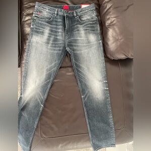 HUGO Black Slim Jeans with Modern Fit